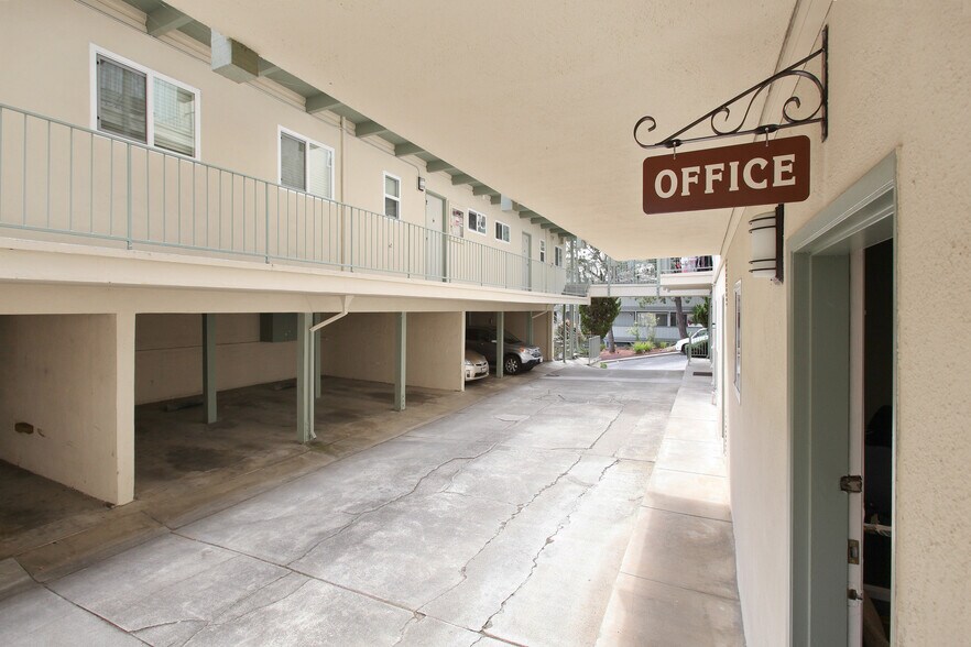 More Photos Of 2200 Village Ct, Belmont Apartments For Sale