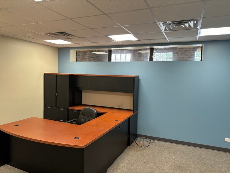 More Photos Of 4210 W Irving Park Rd, Chicago General Retail For Lease