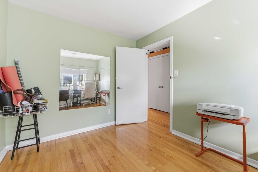 More Photos Of 266 Preston St, Ottawa Storefront Retail Office For Sale