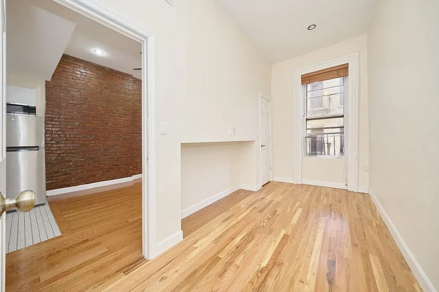 More Photos Of 222 E 18th St, New York Apartments For Sale