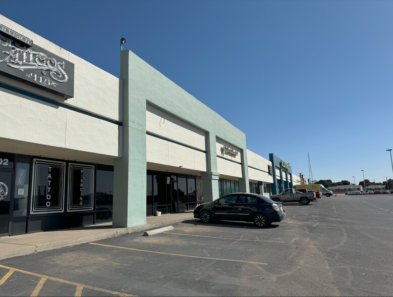 More Photos Of 1580 George Dieter Dr, El Paso Unknown For Lease