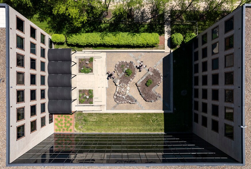 More Photos Of 7000 Vista Dr, West Des Moines Office For Lease