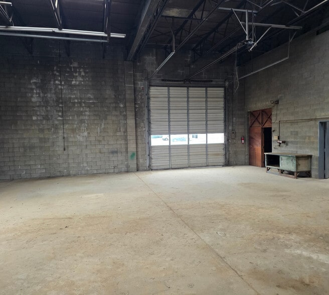 More Photos Of 1526 E Joppa Rd, Towson Auto Repair For Sale