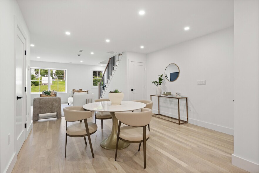 More Photos Of 26 Homestead Ln, Greenwich Apartments For Sale