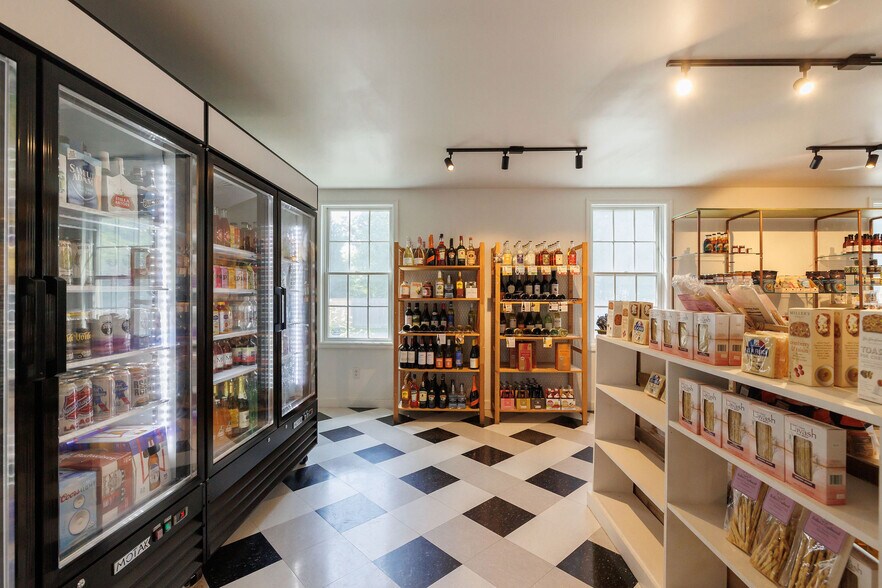 More Photos Of 139 S Main St, Sheffield Freestanding For Sale