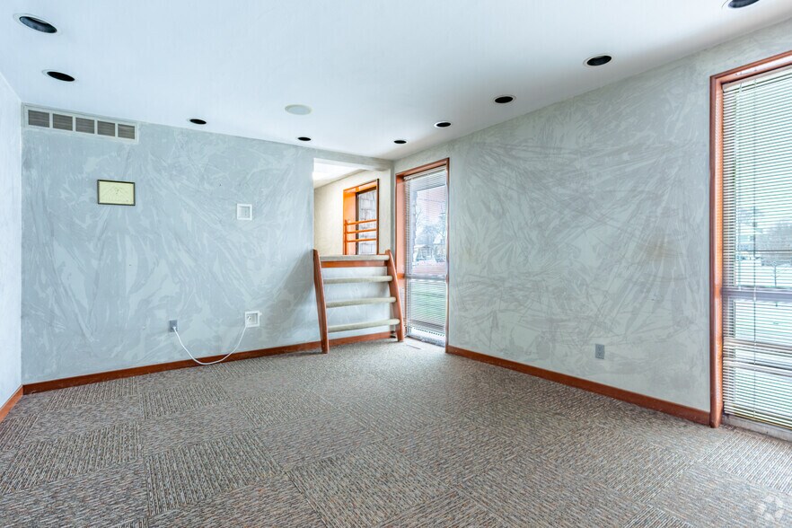 More Photos Of 505 Vistula St, Elkhart Medical For Sale