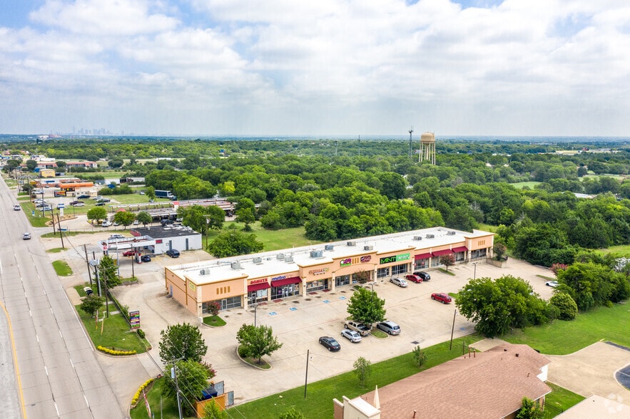 More Photos Of 8702 S Lancaster Rd, Dallas Freestanding For Sale