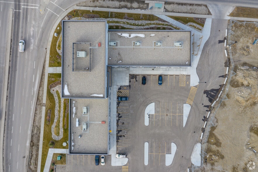 More Photos Of 4 Royal Vista Way NW, Calgary General Retail For Sale