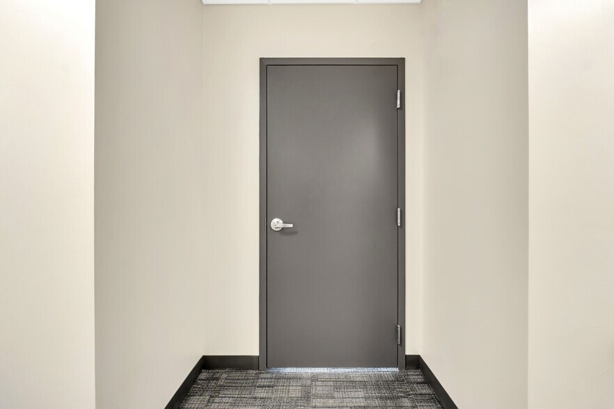 More Photos Of 80 Optical Dr, Southbridge Flex For Lease