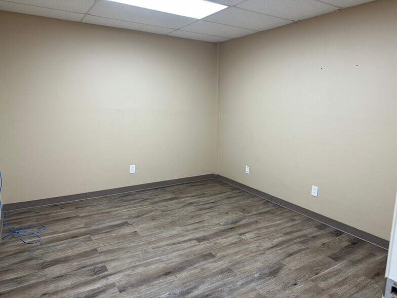 More Photos Of 4850 Lafin Rd, Beaumont Warehouse For Lease