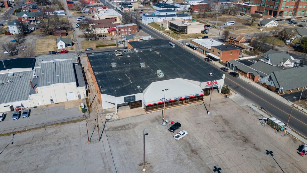 Primary Photo Of 121 S Sprigg St, Cape Girardeau Supermarket For Sale