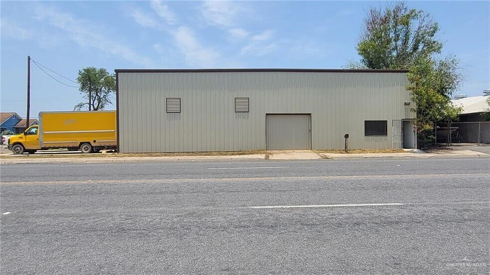 More Photos Of 1237 W 2nd St, Mercedes Distribution For Sale
