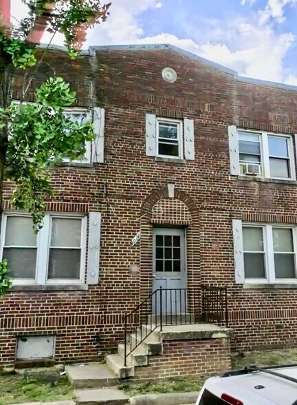 Primary Photo Of 1018 16th St NE, Washington Multifamily For Sale