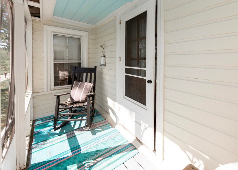 More Photos Of 1276 Surry Rd, Surry Freestanding For Sale