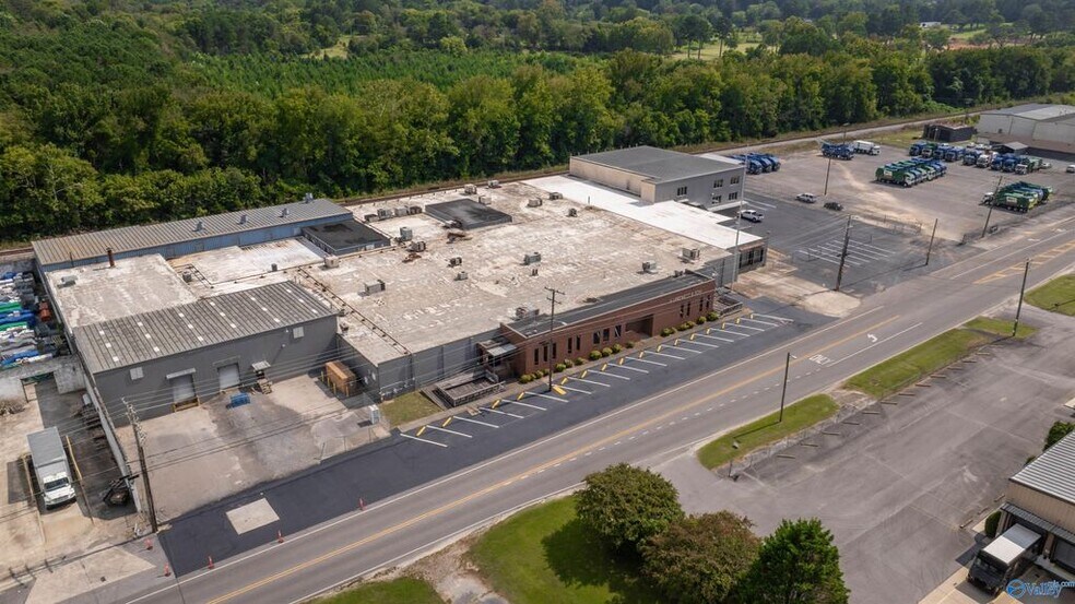 More Photos Of 2807 Gault Ave N, Fort Payne Warehouse For Lease