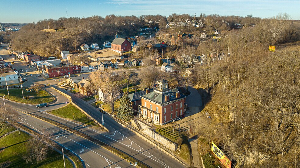 More Photos Of 399 Sinsinawa Ave, East Dubuque Specialty For Sale