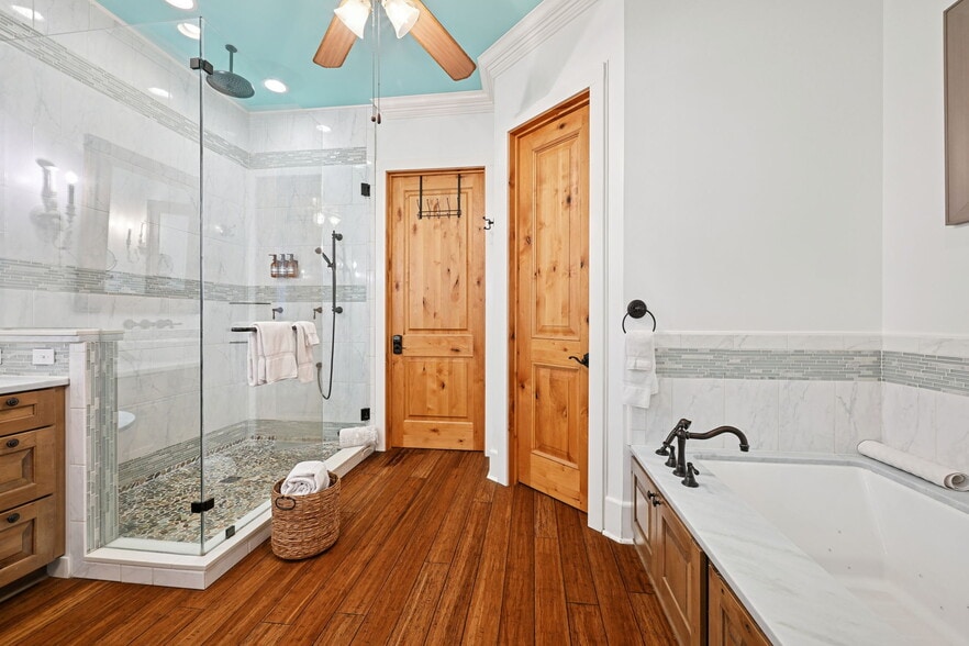 More Photos Of 124 Lafitte St, Mandeville Hospitality For Sale