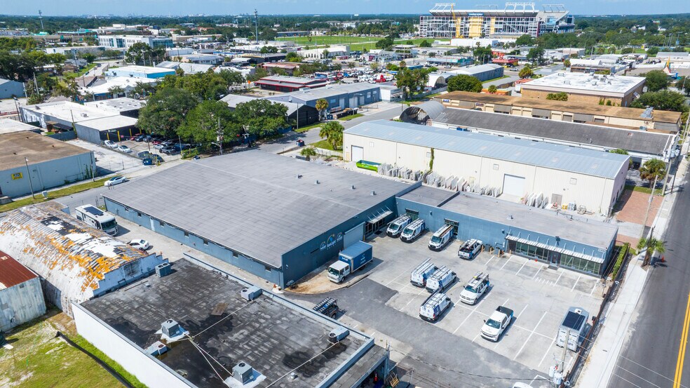 More Photos Of 1106 W Central Blvd, Orlando Warehouse For Sale