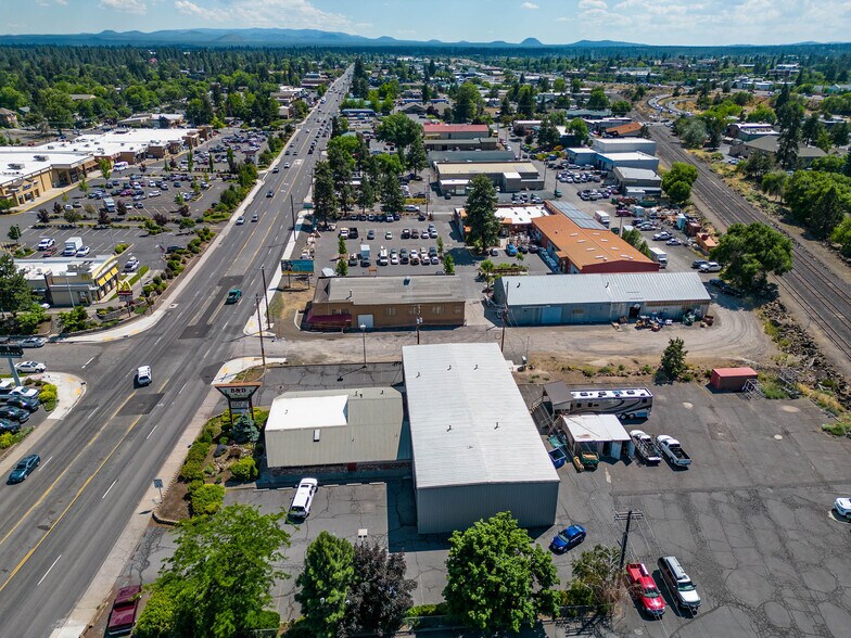 More Photos Of 2115 NE 3rd St, Bend Auto Repair For Sale
