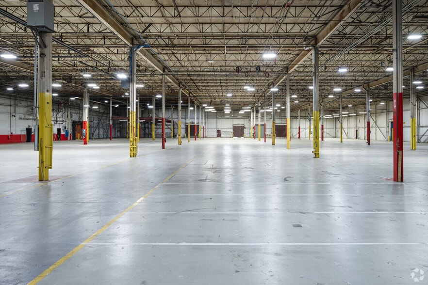 More Photos Of 90 Christ School Rd, Arden Distribution For Lease