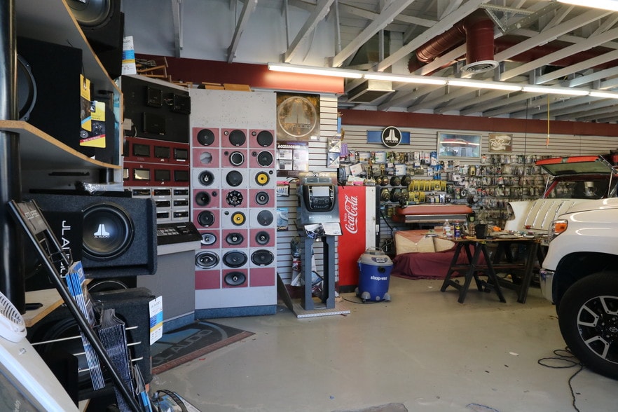 More Photos Of 24300 Main St, Newhall Restaurant For Sale