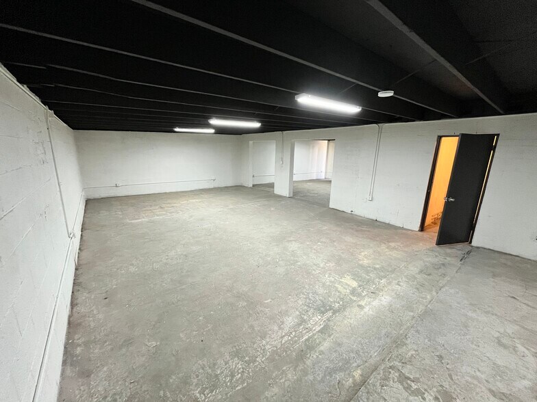 More Photos Of 2538 E McDowell Rd, Phoenix Freestanding For Lease