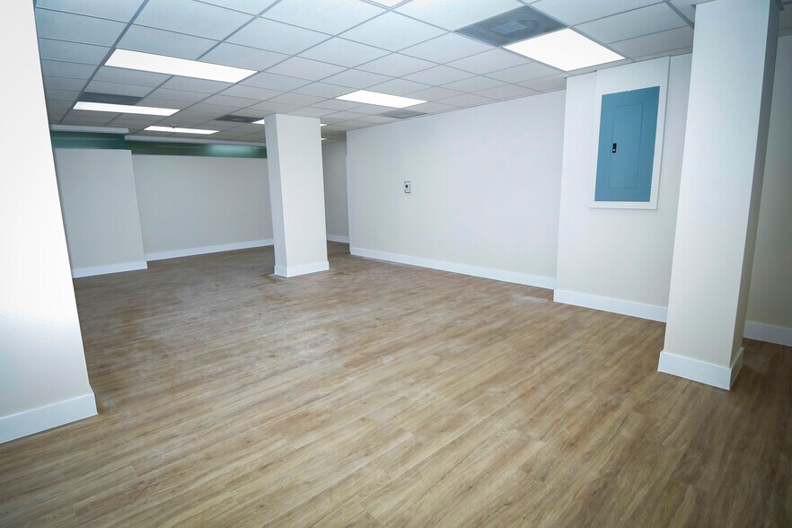 More Photos Of 5539 SW 8th St, Coral Gables Medical For Sale