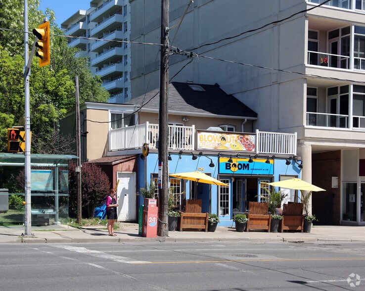 Primary Photo Of 174 Eglinton Ave W, Toronto Storefront Retail Residential For Lease