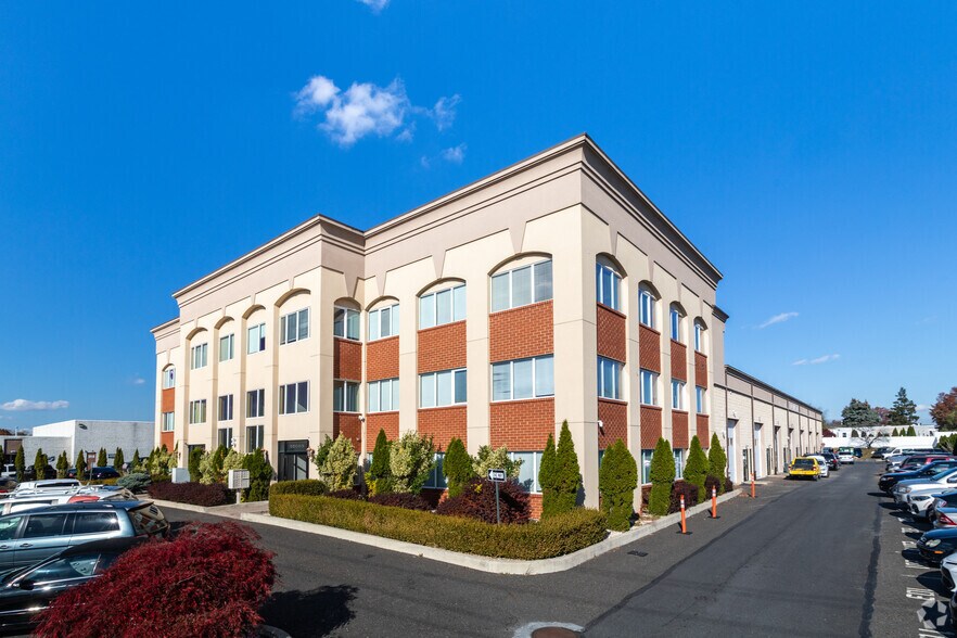 Primary Photo Of 10065-10067 Sandmeyer Ln, Philadelphia Light Distribution For Lease