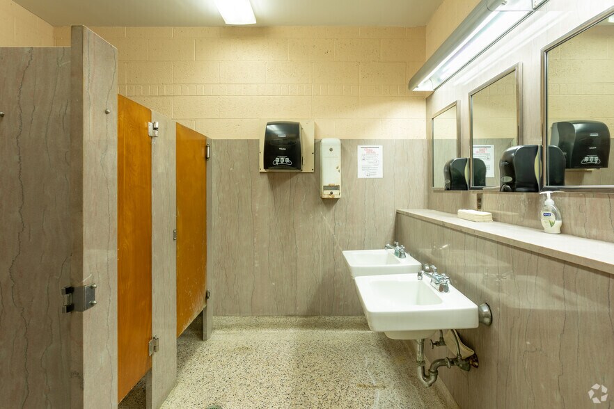 More Photos Of 27637 Grand River Ave, Livonia Bank For Sale