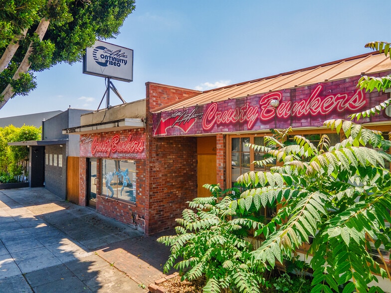 More Photos Of 4708-4710 W Magnolia Blvd., Burbank General Retail For Sale