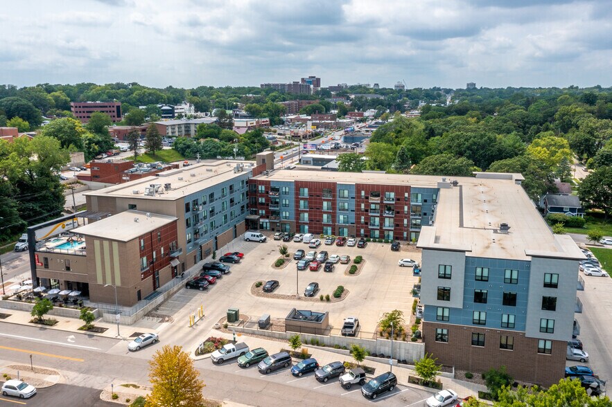 More Photos Of 2301 Ingersoll Ave, Des Moines Apartments For Lease