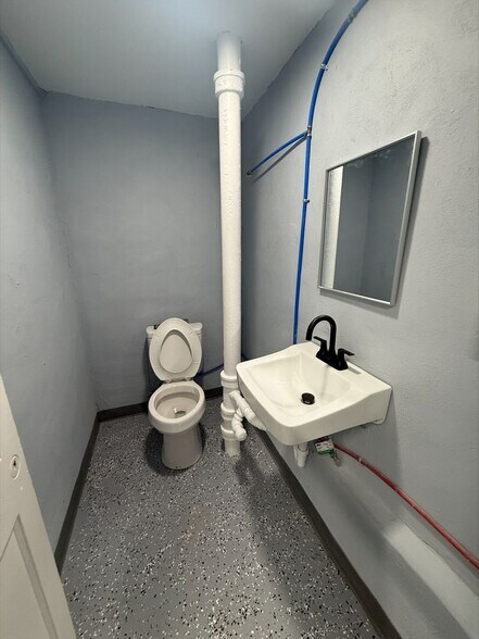 More Photos Of 128 E Morris Blvd, Morristown General Retail For Lease