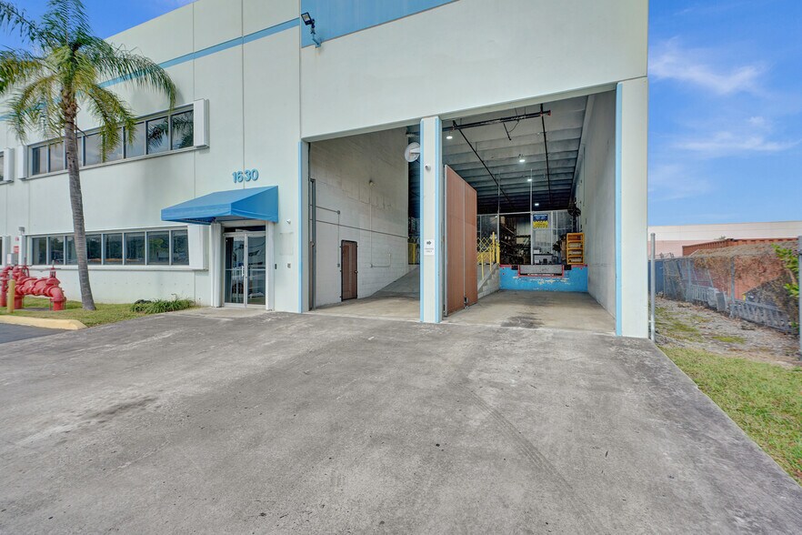 More Photos Of 1630 NW 108th Ave, Miami Warehouse For Sale