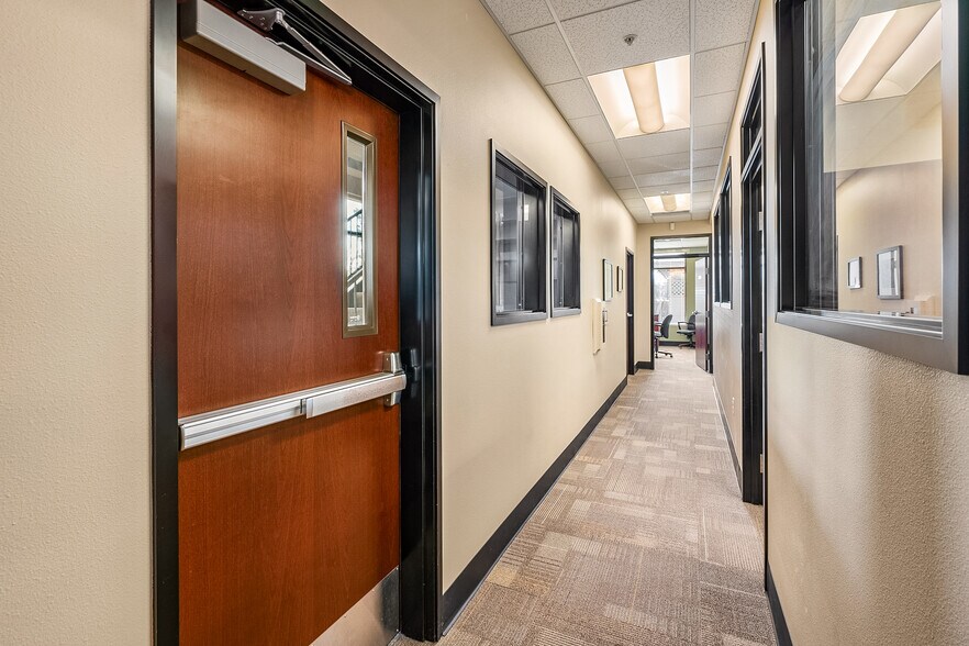 More Photos Of 1301 Poplar Dr, Medford Medical For Lease