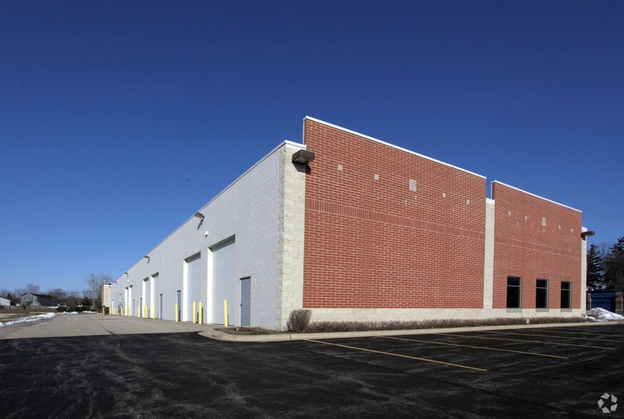 More Photos Of 941 S McLean Blvd, Elgin Warehouse For Lease