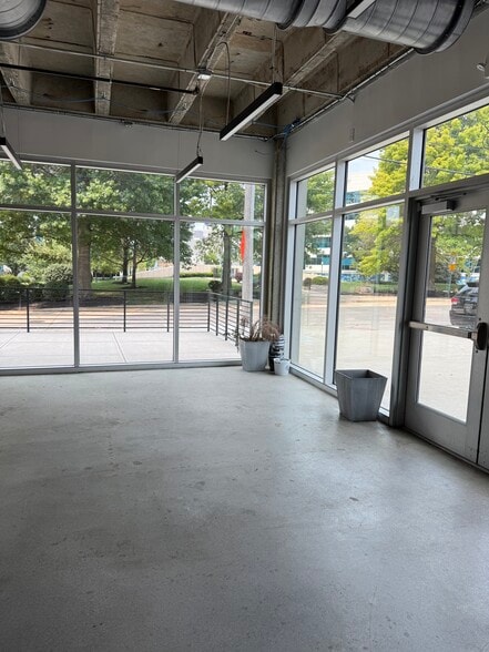 More Photos Of 103 E 3rd St, Covington Apartments For Lease