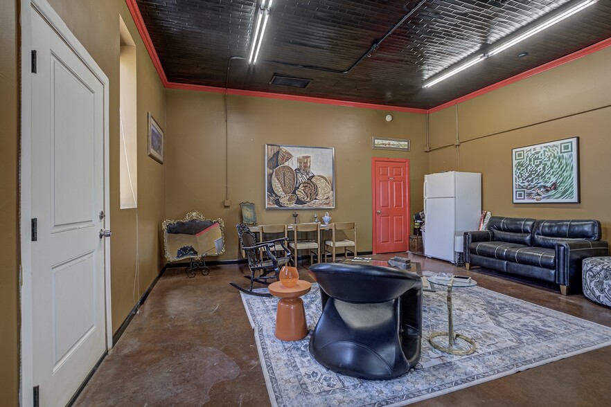More Photos Of 520 W Main St, Payson Storefront Retail Residential For Sale