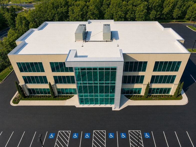 More Photos Of 2700 SE S St, Bentonville Office For Lease