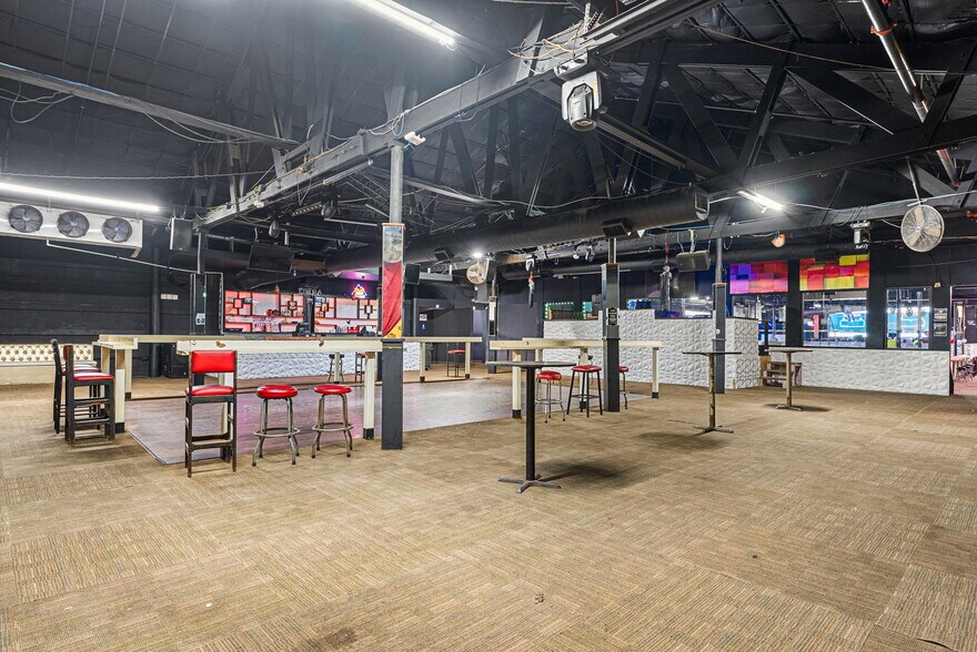 More Photos Of 13087 Hwy 271 N, Tyler Sports And Entertainment For Lease