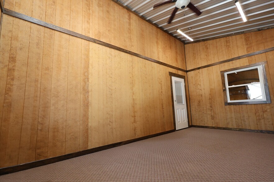 More Photos Of 4748 N 4318, Pryor Flex For Sale