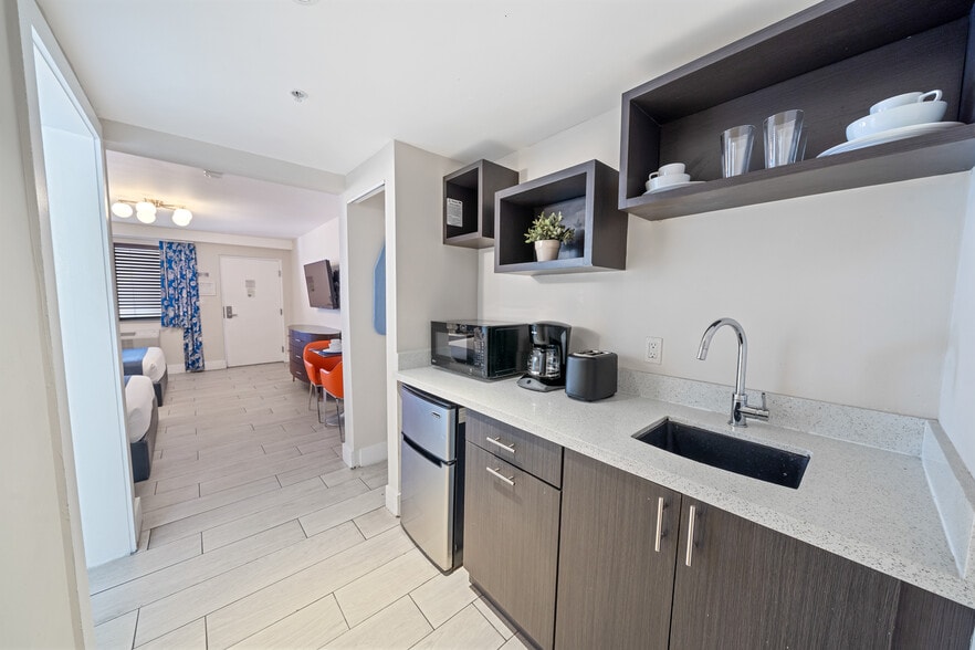 More Photos Of 7310 Harding Ave, Miami Beach Hotel For Sale