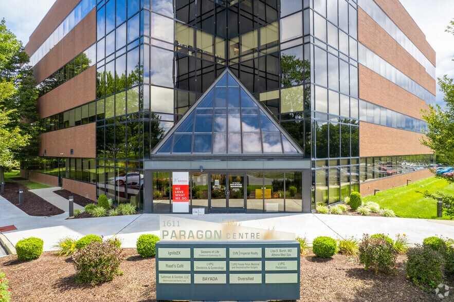 More Photos Of 1611 Pond Rd, Allentown Medical For Lease