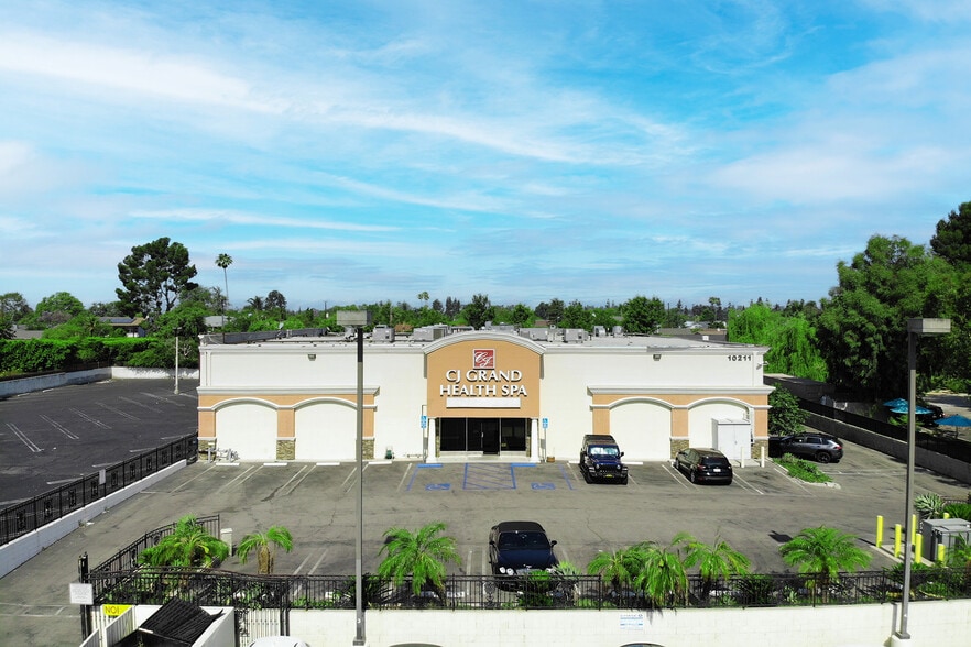 More Photos Of 10211 Balboa Blvd, Northridge Health Club For Sale