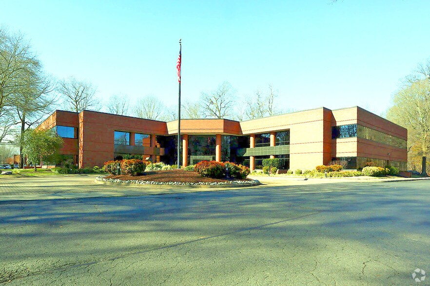 More Photos Of 825 Diligence Dr, Newport News Office For Lease