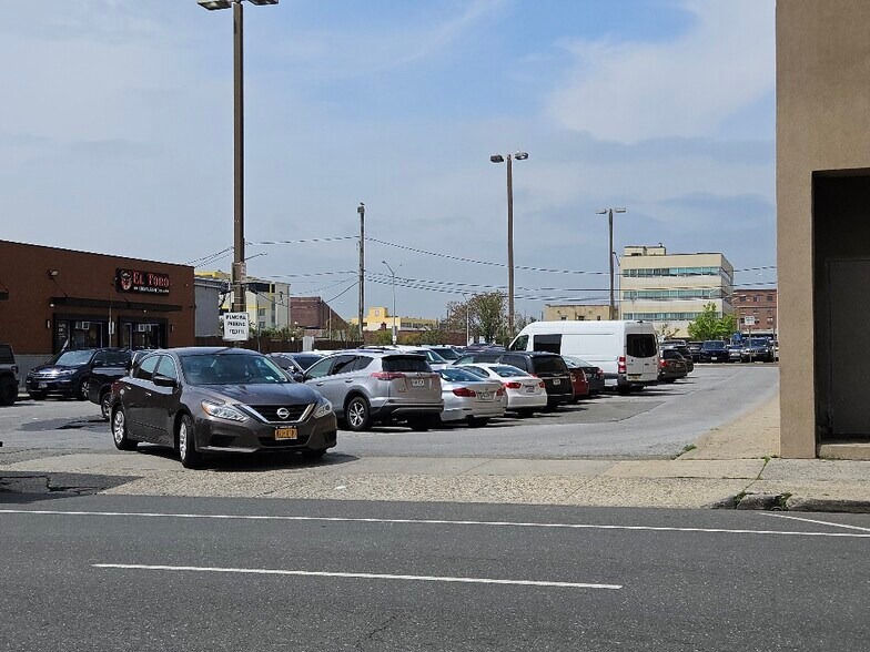 More Photos Of 271-273 Fulton Ave, Hempstead Restaurant For Lease