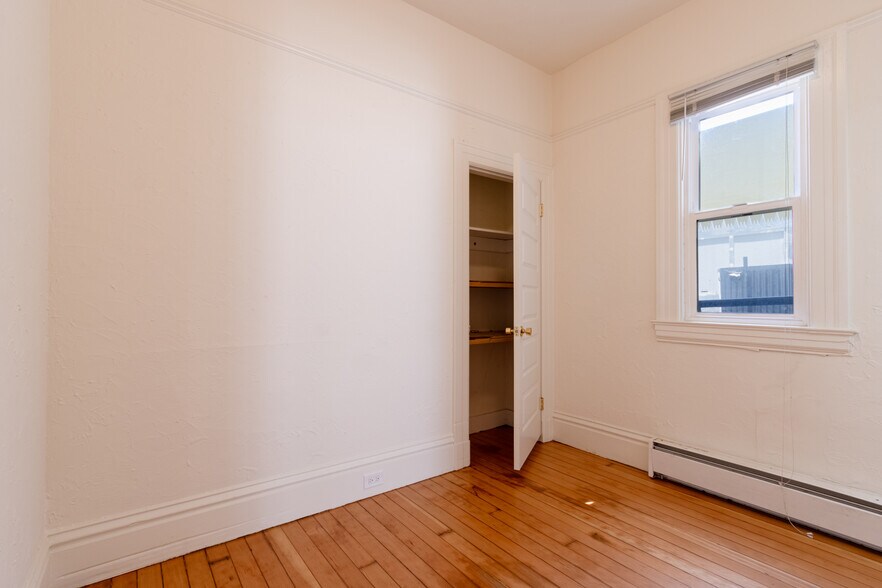 More Photos Of 30-44 Laskie St, San Francisco Service For Sale