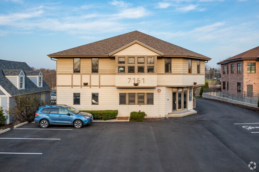 More Photos Of 7161 N Port Washington Rd, Glendale Office For Lease