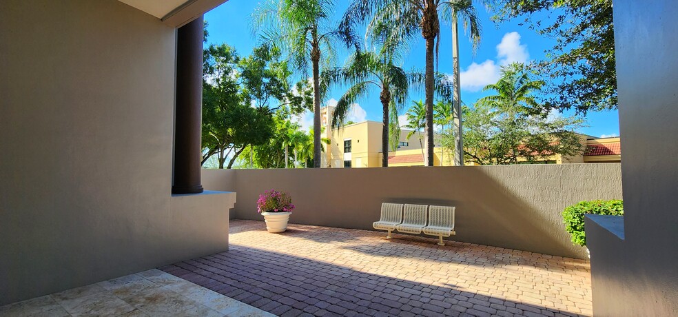 More Photos Of 14400 NW 77th Ct, Miami Lakes Office For Lease