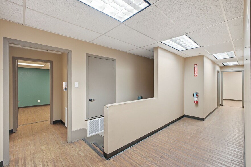 More Photos Of 2110 Mannix Dr, San Antonio Light Distribution For Sale